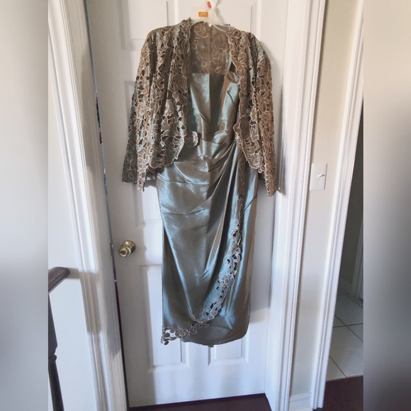 Plus Size Holiday  Party  Dress - Picture 1 of 2